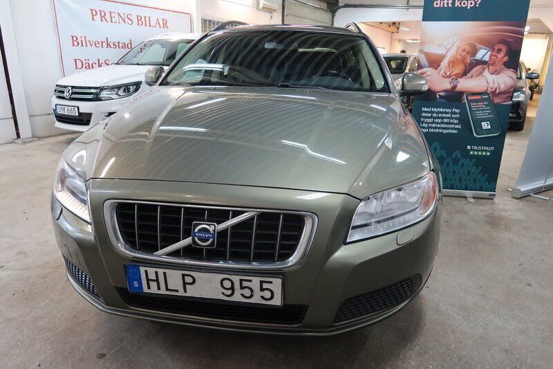 Grön Begagnad 2009 Volvo V70 Kinetic Kombi | 69 900 kr (Marknadspris) - Bild 1/4