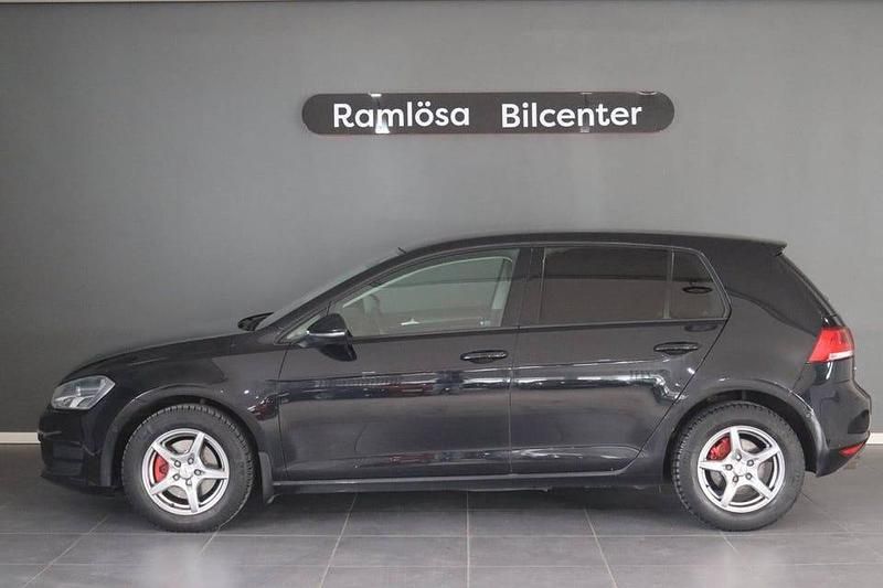 Svart Begagnad 2012 VW Golf VII Style Halvkombi | 74 900 kr (Lite dyr) - Bild 1/4