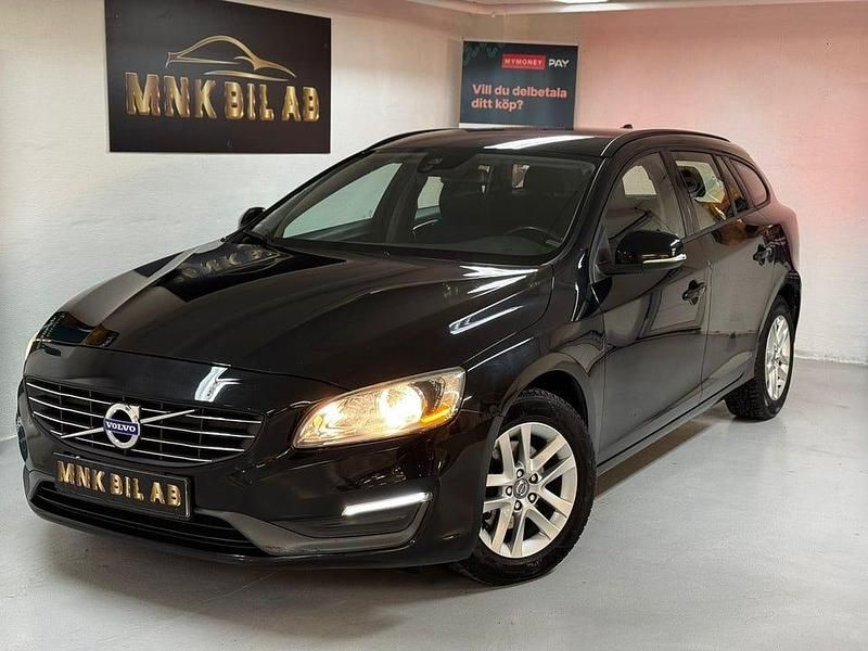 Svart Begagnad 2014 Volvo V60 Kinetic Kombi | 94 900 kr (Marknadspris) - Bild 1/4