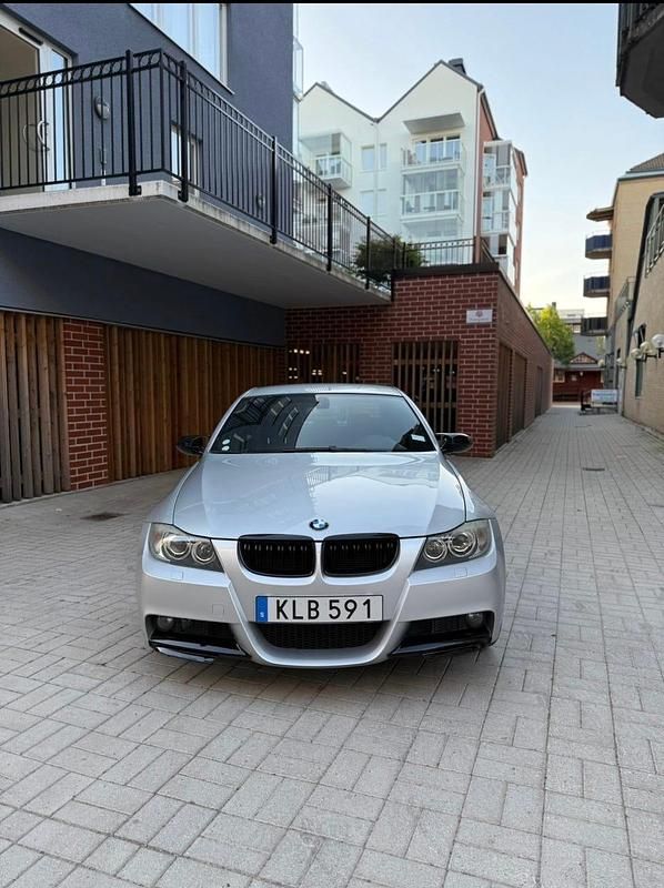 Begagnad BMW 325 Comfort Edition 218 HK (160 kW) 2008