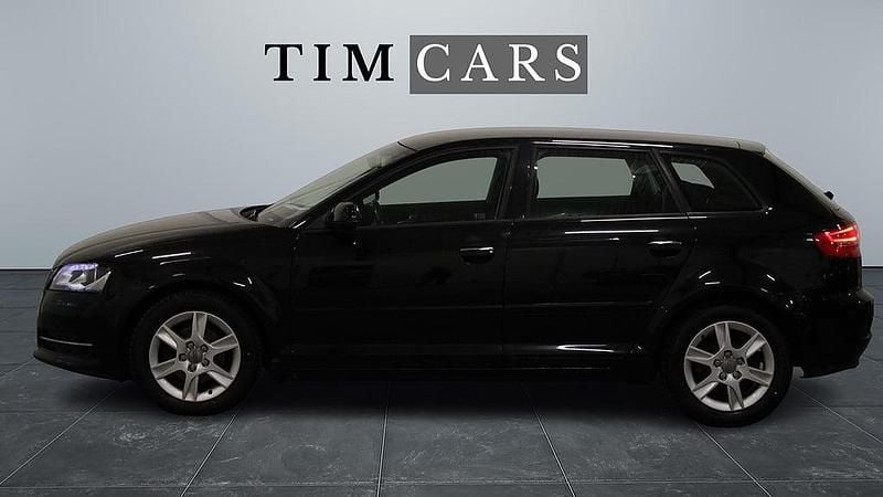 Begagnad Audi A3 Sportback Attraction 105 HK (77 kW) 2012 Svart Halvkombi