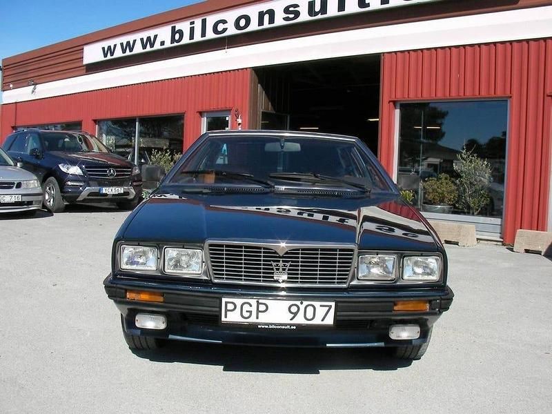 Begagnad Maserati Biturbo 185 HK (136 kW) 1984 Mörkblåmetallic Sportkupé