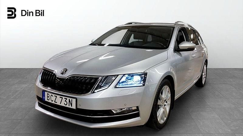 Silver Begagnad 2020 Skoda Octavia Kombi | 234 900 kr (Marknadspris) - Bild 1/4