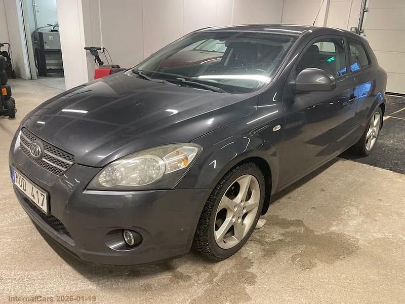 Begagnad Kia ProCeed Sport 140 HK (102 kW) 2007 Grå Halvkombi