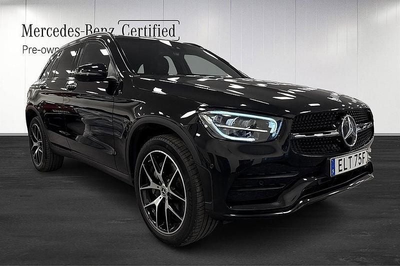 Begagnad Mercedes GLC300e AMG 306 HK (225 kW) 2022 Svart SUV