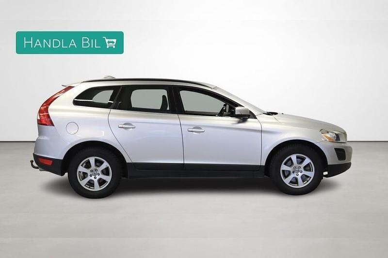 Begagnad Volvo XC60 Momentum 163 HK (119 kW) 2012 Ljusgrå SUV