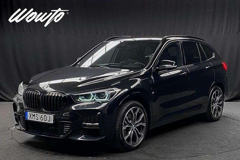 Svart Begagnad 2020 BMW X1 M Sport SUV | 334 800 kr (Dyr) - Bild 1/3