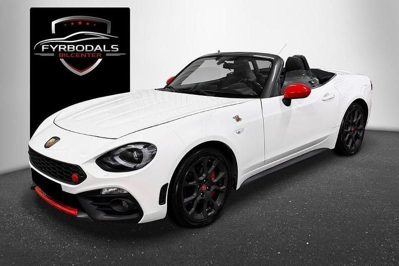 Vit Begagnad 2018 Abarth 124 Spider Turismo Cab | 295 000 kr - Bild 1/4