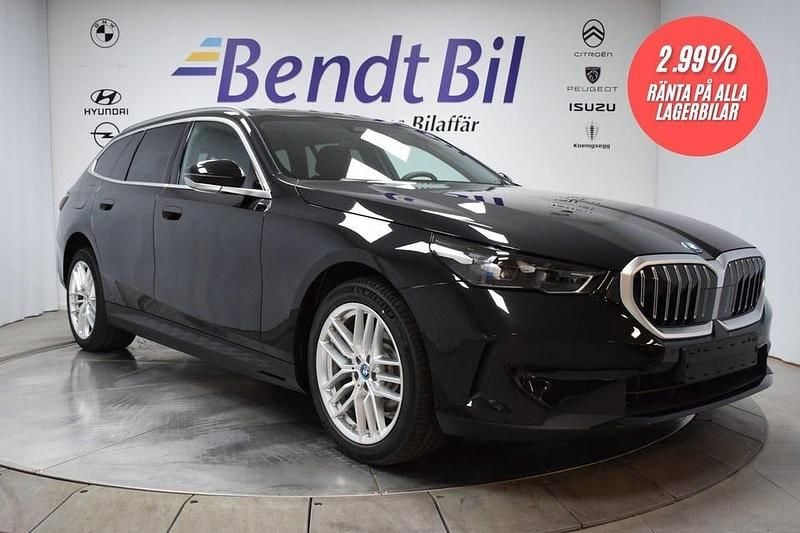 Ny BMW 530 299 HK (219 kW) 2025 Black sapphire metallic Kombi