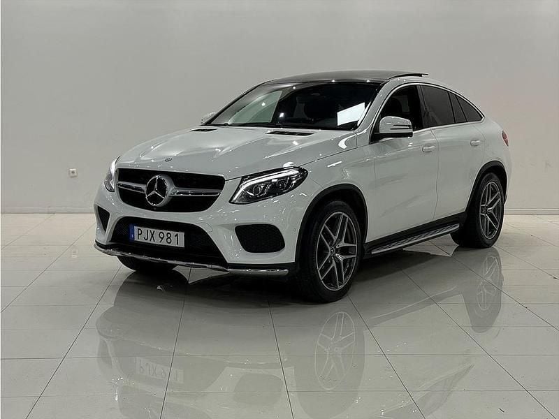 Vit Begagnad 2017 Mercedes GLE350 AMG Sportkupé | 389 900 kr (Dyr) - Bild 1/4