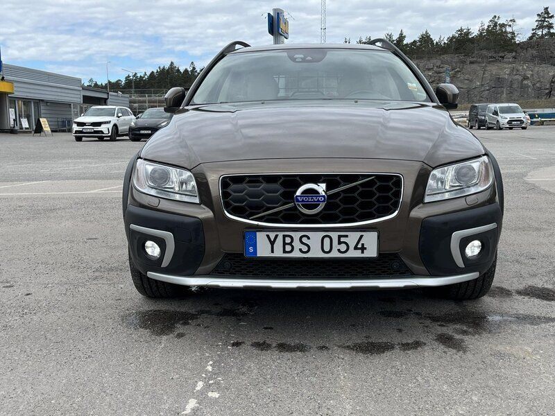 Brun Begagnad 2016 Volvo XC70 Standard SUV | 235 000 kr (Dyr) - Bild 1/4