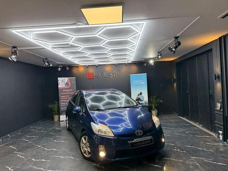 Begagnad Toyota Prius 136 HK (100 kW) 2009 Mörkblå Halvkombi