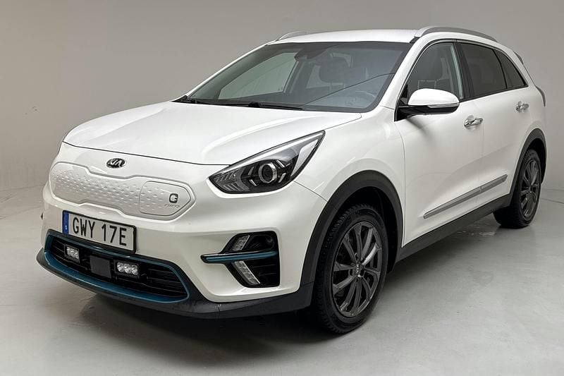 Vit Begagnad 2021 Kia e-Niro Advance SUV | 200 000 kr (Superpris) - Bild 1/4