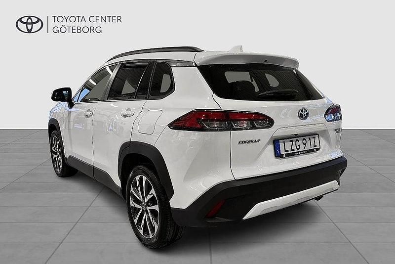 Begagnad Toyota Corolla Cross Style 200 HK (147 kW) 2022 Vit SUV