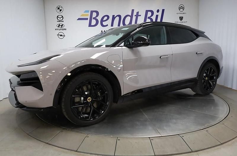 Ny Lotus Eletre 450 kW (612 HK) 2025 Kaimu grey SUV