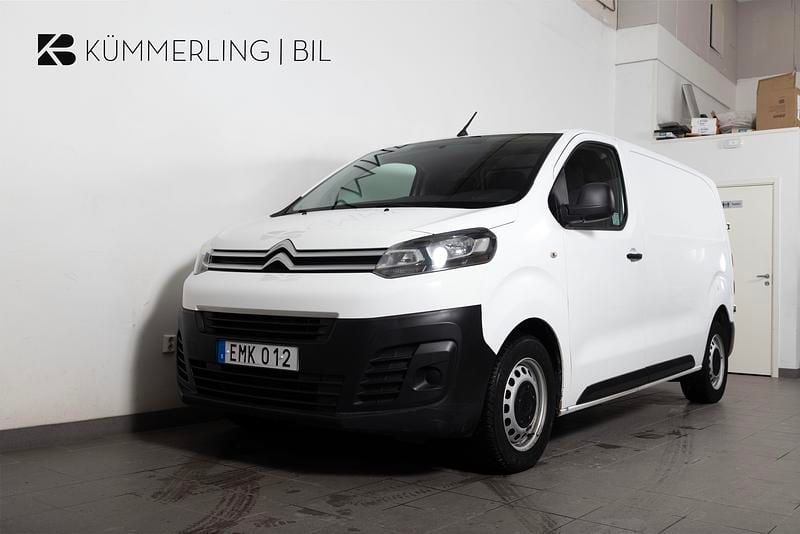 Vit Begagnad 2017 Citroën Jumpy Minibuss | 99 900 kr (Marknadspris) - Bild 1/4