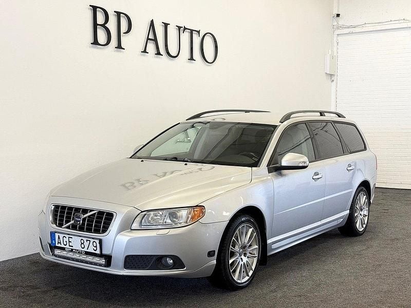 Ljusgrå Begagnad 2009 Volvo V70 Momentum Kombi | 39 900 kr (Bra pris) - Bild 1/4