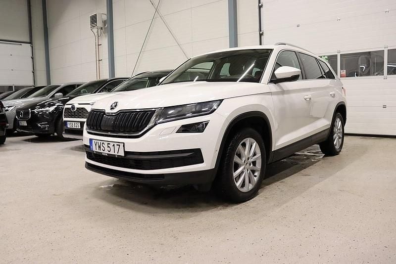 Vit Begagnad 2017 Skoda Kodiaq Business Line SUV | 299 900 kr (Marknadspris) - Bild 1/4