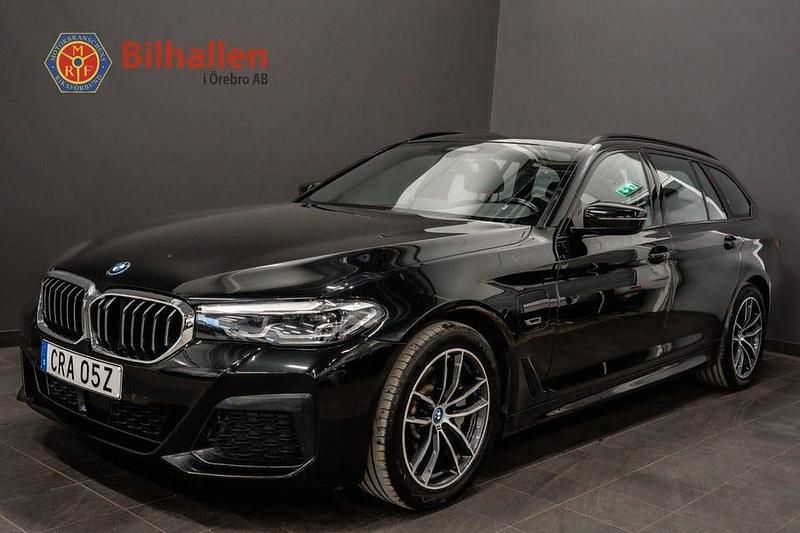 Svart Begagnad 2023 BMW 530 M Sport Kombi | 329 000 kr - Bild 1/4