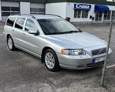 Grå Begagnad 2008 Volvo V70 Momentum Kombi | 40 000 kr (Bra pris) - Bild 1/4