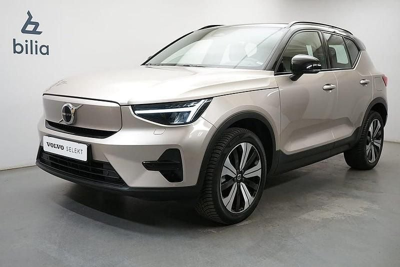 Begagnad Volvo XC40 Core 185 kW (252 HK) 2022 Ljusgrå (grå) SUV