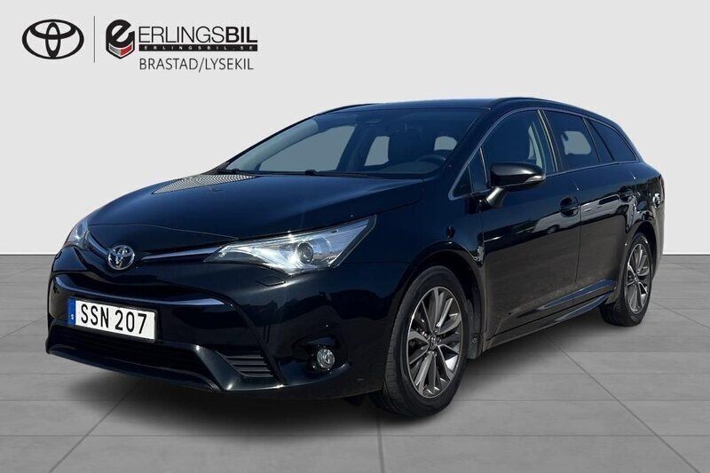 Svart Begagnad 2015 Toyota Avensis Active Kombi | 152 000 kr (Marknadspris) - Bild 1/4