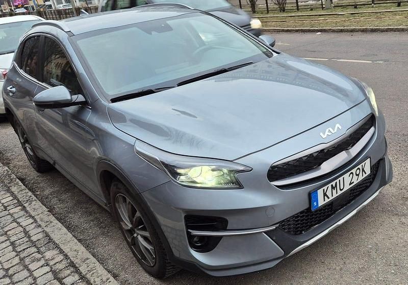 Begagnad Kia XCeed 141 HK (103 kW) 2022 Grå SUV