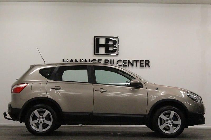 Begagnad Nissan Qashqai 141 HK (103 kW) 2010 Brun SUV