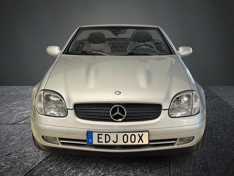 Begagnad Mercedes SLK230 193 HK (141 kW) 1996 Silver Cab