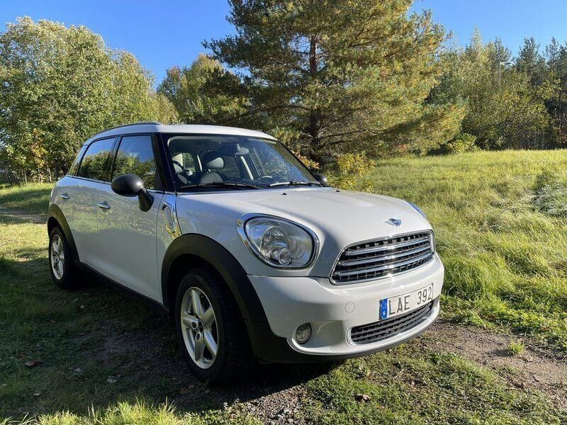 Vit Begagnad 2014 Mini Cooper Countryman SUV | 89 000 kr - Bild 1/4