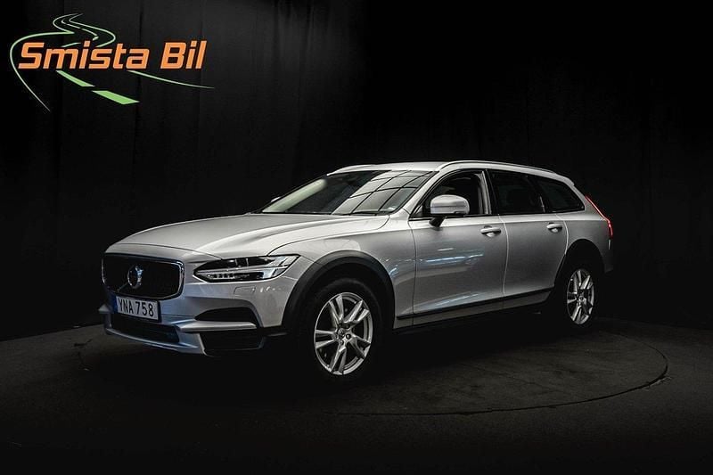 Silver Begagnad 2018 Volvo V90 CC Plus Kombi | 279 600 kr (Bra pris) - Bild 1/4