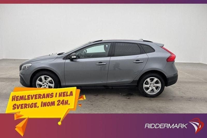 Grå Begagnad 2017 Volvo V40 CC Kombi | 158 900 kr (Marknadspris) - Bild 1/3