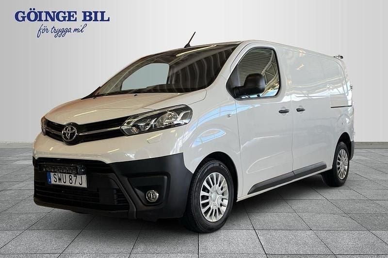 Vit Begagnad 2023 Toyota Proace Van | 289 000 kr (Marknadspris) - Bild 1/3