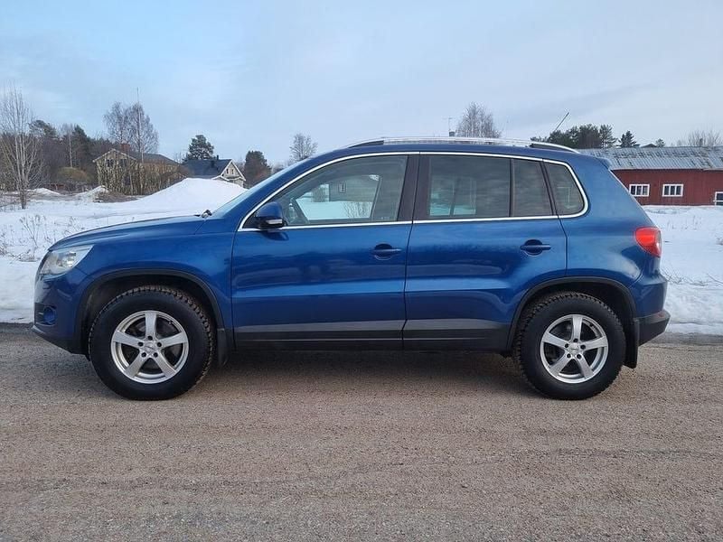 Blå Begagnad 2009 VW Tiguan Sport SUV | 99 500 kr - Bild 1/4