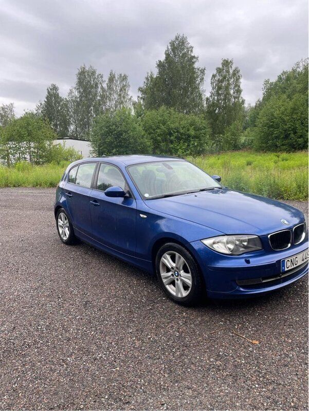 Blå Begagnad 2008 BMW 120 Advantage Halvkombi | 49 900 kr (Bra pris) - Bild 1/4