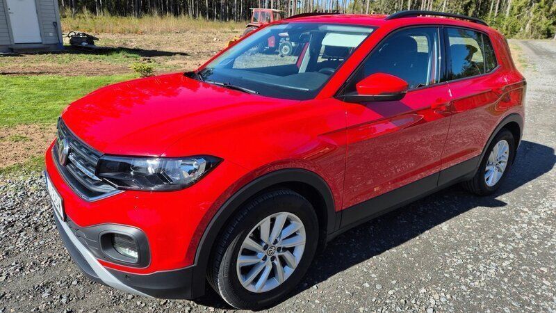 Röd Begagnad 2019 VW T-Cross SUV | 130 000 kr (Marknadspris) - Bild 1/4