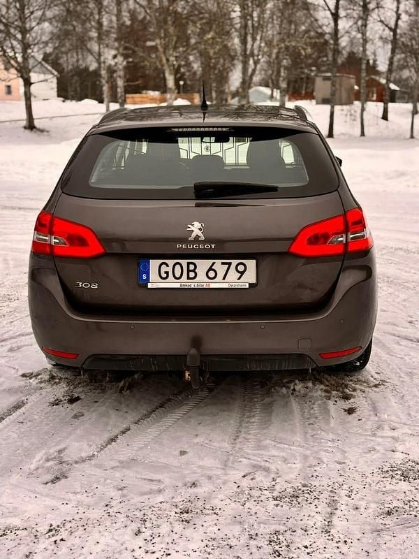 Begagnad Peugeot 308 SW 110 HK (80 kW) 2016 Kombi