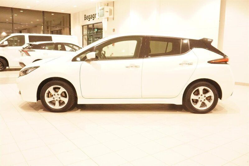 Begagnad Nissan Leaf Tekna 160 kW (218 HK) 2021 Vit Halvkombi