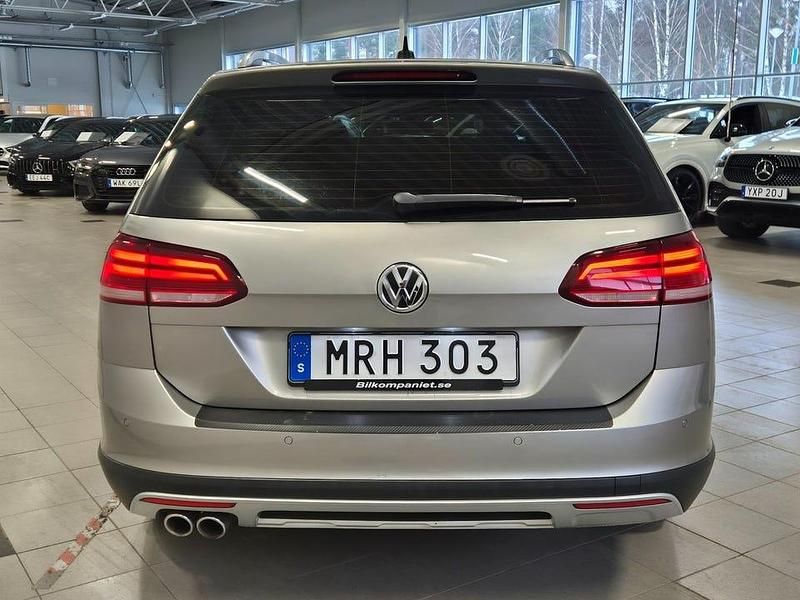 Begagnad VW Golf Alltrack 184 HK (135 kW) 2018 Silver Kombi