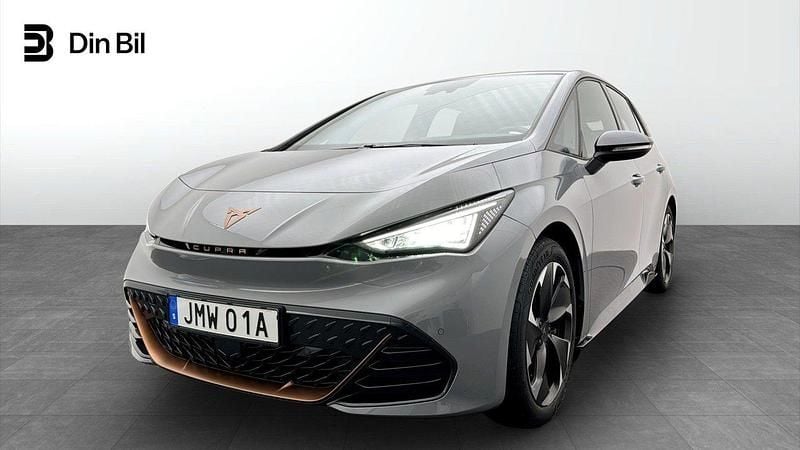 Ljusgrå Begagnad 2023 Cupra Born e-Boost Halvkombi | 264 900 kr (Bra pris) - Bild 1/4