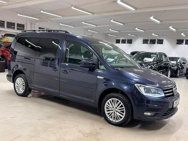 Begagnad VW Caddy Maxi Life Life 102 HK (75 kW) 2018 Mörkblå Minibuss