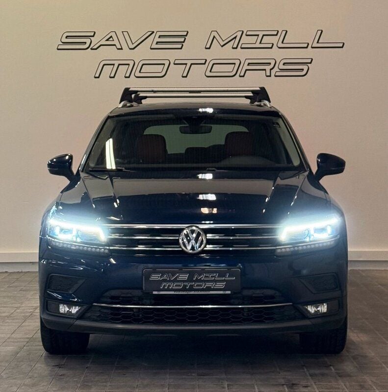 Mörkblå (blå) Begagnad 2018 VW Tiguan GT SUV | 234 900 kr (Marknadspris) - Bild 1/4