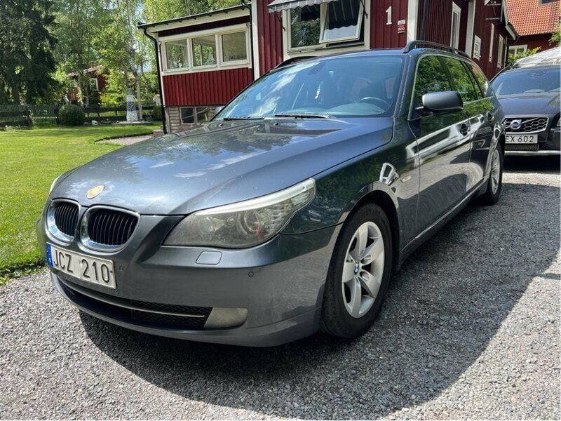 Grå Begagnad 2009 BMW 520 Kombi | 25 000 kr (Bra pris) - Bild 1/4