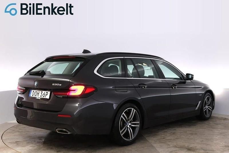 Begagnad BMW 530 295 HK (216 kW) 2022 Grå Kombi