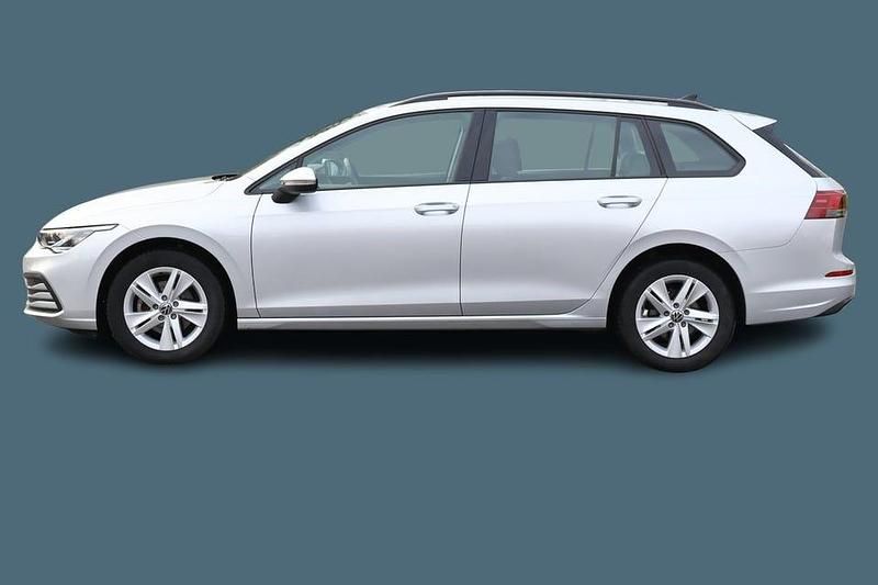Begagnad VW Golf VIII 131 HK (96 kW) 2022 Silvermetallic Kombi