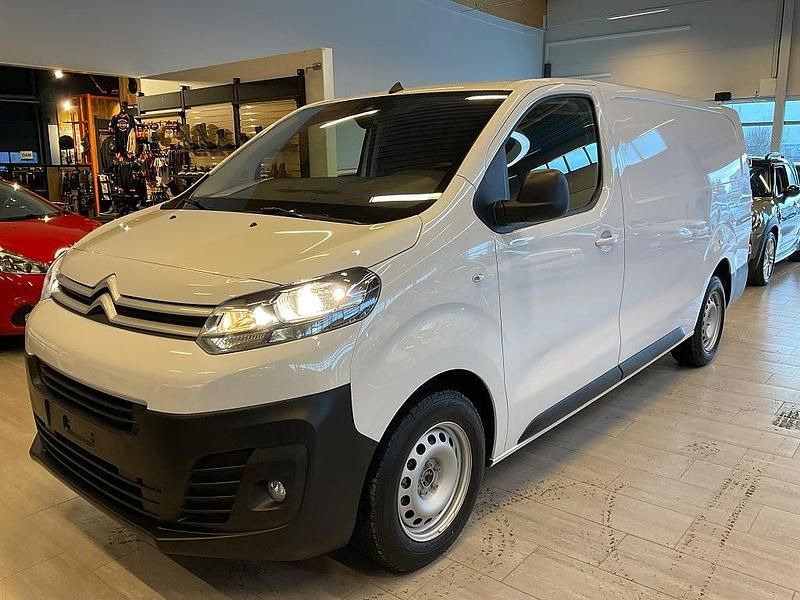 Vit Begagnad 2024 Citroën Jumpy Minibuss | 418 000 kr (Bra pris) - Bild 1/4