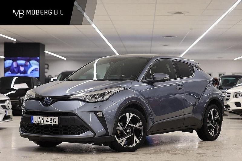Grå Begagnad 2023 Toyota C-HR Edition SUV | 269 900 kr (Marknadspris) - Bild 1/2