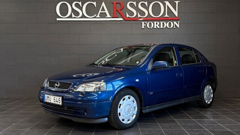 Blå Begagnad 2004 Opel Astra Halvkombi | 34 900 kr (Marknadspris) - Bild 1/4