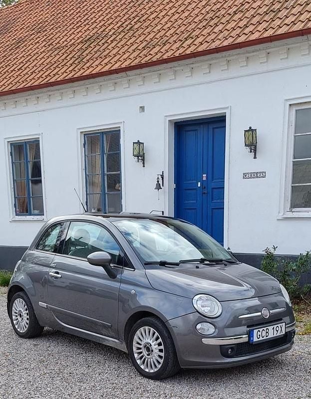 Grå Begagnad 2011 Fiat 500 Sport Halvkombi | 56 000 kr (Marknadspris) - Bild 1/4