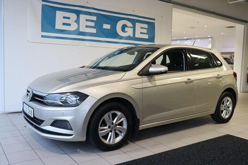 Silver Begagnad 2018 VW Polo Halvkombi | 129 900 kr (Marknadspris) - Bild 1/4